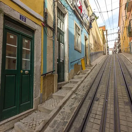 Apartman Traveling To Bairro Alto *