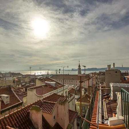Traveling To Bairro Alto Apartman *